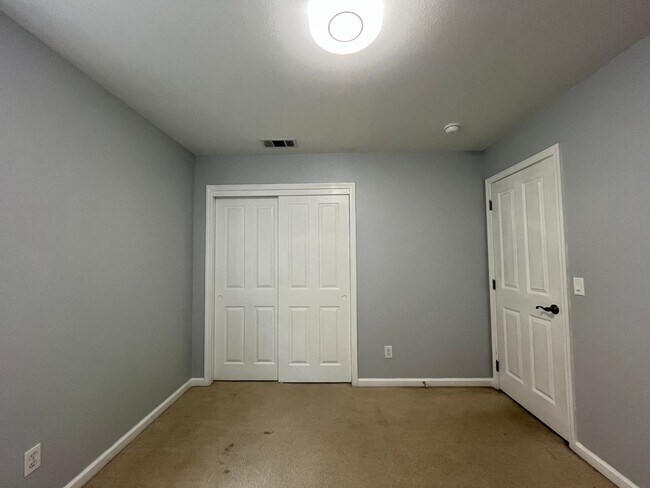 Building Photo - Charming 3 bedroom home in Paso Robles