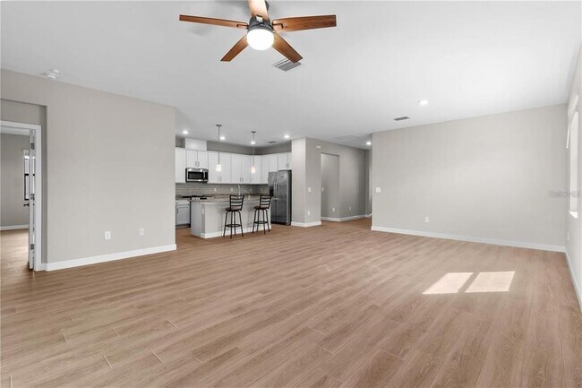 Building Photo - 15719 Islandwalk Ave