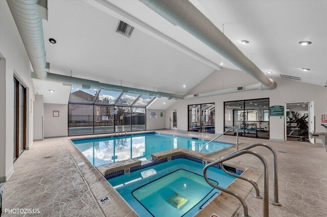 Building Photo - 1955 N Hicks Rd