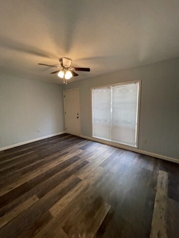 Building Photo - Libre