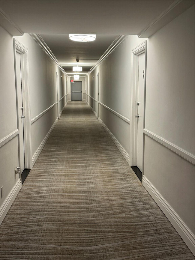 Building Photo - 3800 Galt Ocean Dr