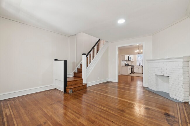 Building Photo - 5541 Hadfield St