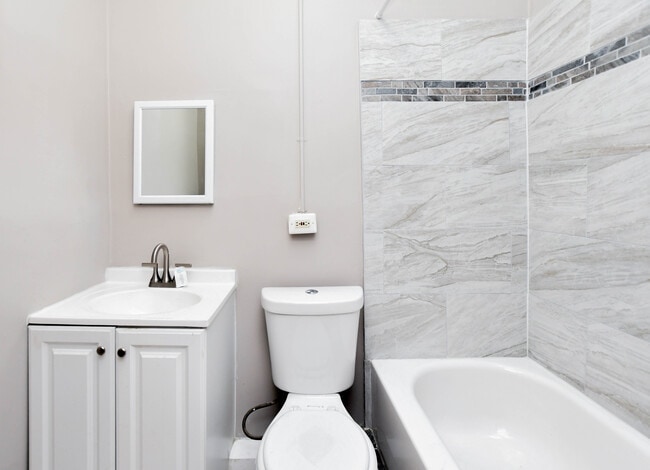 Unit 2 Shared Bath - 2312 Bryant Ave