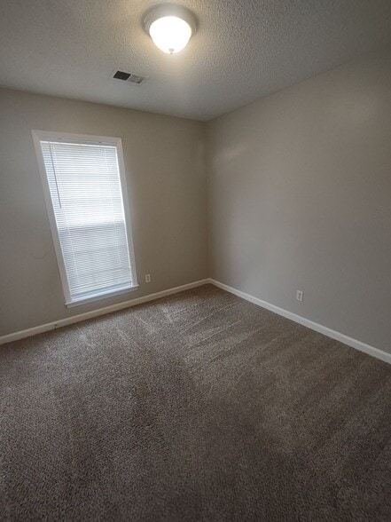 Building Photo - 3914 Winwood Dr