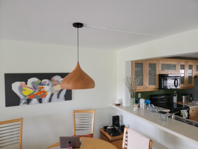 Building Photo - 1831 Sabal Palm Dr