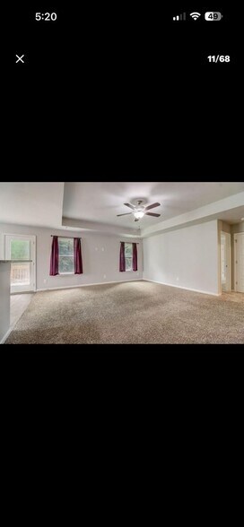 Building Photo - 3401 Silver Ridge Dr
