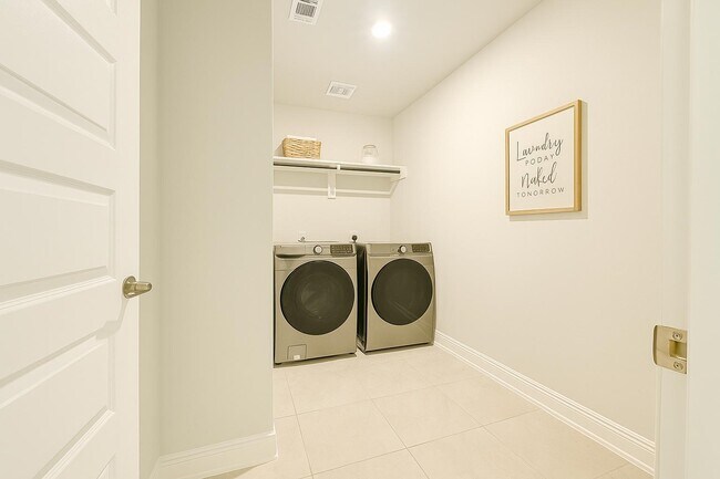 Building Photo - 452 Long Beach Bay Dr