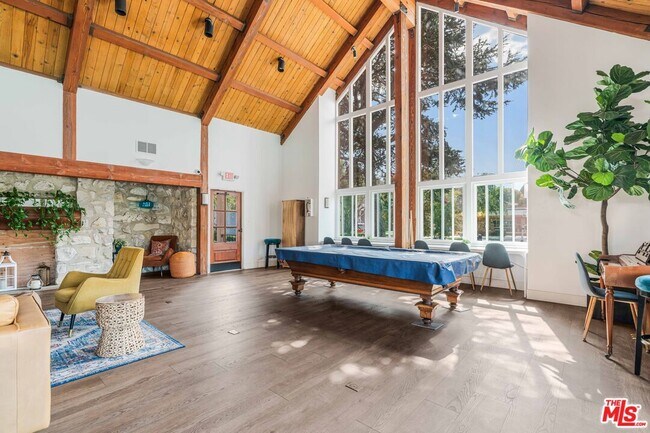 Building Photo - 6249 Green Valley Cir