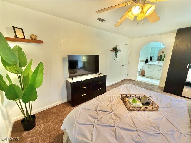 Building Photo - 2200 S Fort Apache Rd