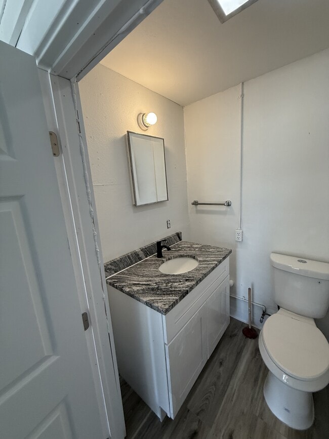 Building Photo - 14830 Atlantic Ave