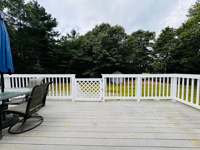 Building Photo - 18 Weaver St