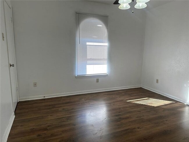 Building Photo - 4421 Herrmann St