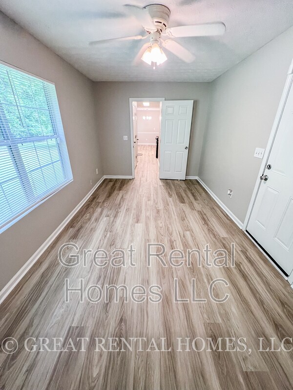 Building Photo - 26 Fairhaven Dr