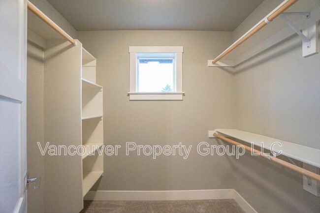 Building Photo - 11805 NE 108th St