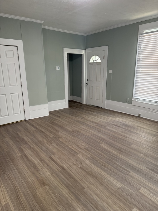 Building Photo - 702 W Columbia St