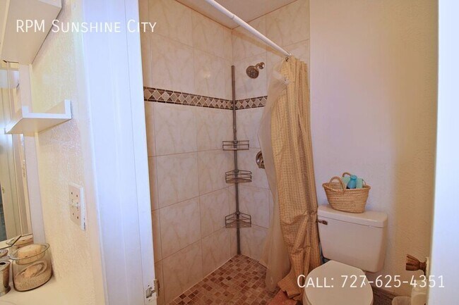 Building Photo - 3747 42nd Way S