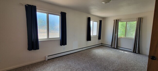 Building Photo - 655 3rd St