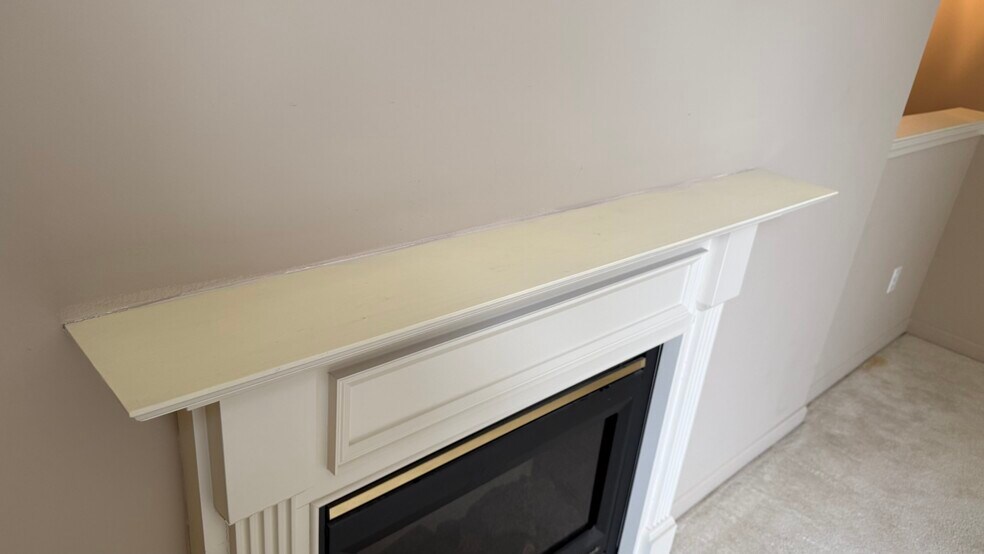 Building Photo - 4200 Chesapeake Cir