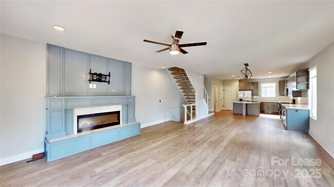 Building Photo - 208 Walnut Ave
