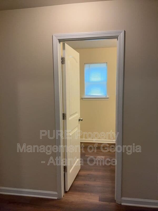 Building Photo - 160 Pine Ridge Rd