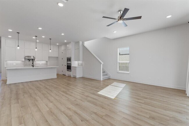 Building Photo - 508 Pinnacle View Dr