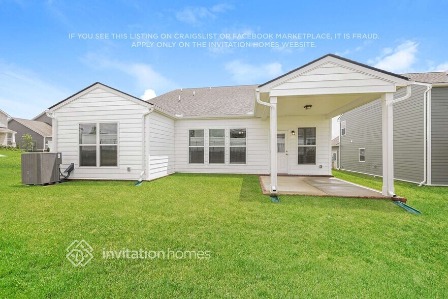 Building Photo - 3800 Lantern Ln