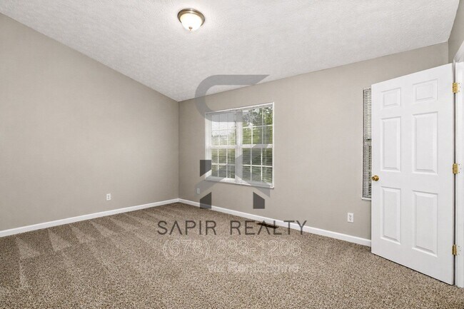 Building Photo - 5791 Strathmoor Manor Cir