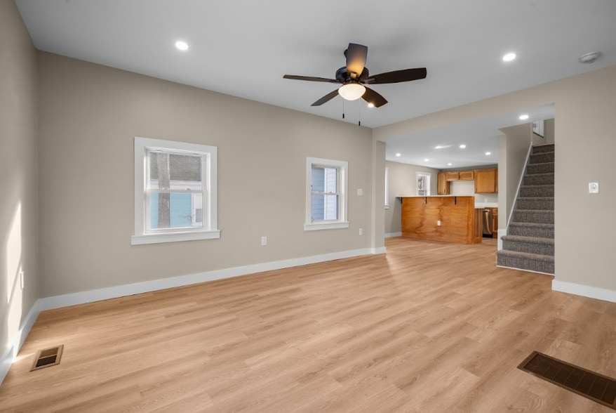 Building Photo - 17 Bridge St