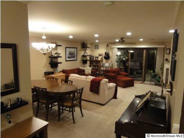 Building Photo - 45 Liverpool Ct