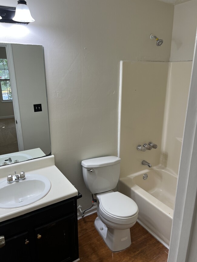 Building Photo - 3516 Kingswood Run