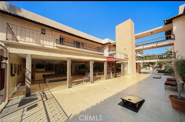 Building Photo - 1127 E Del Mar Blvd