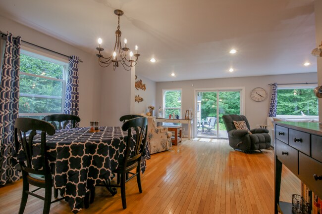 Building Photo - 1180 N Rd