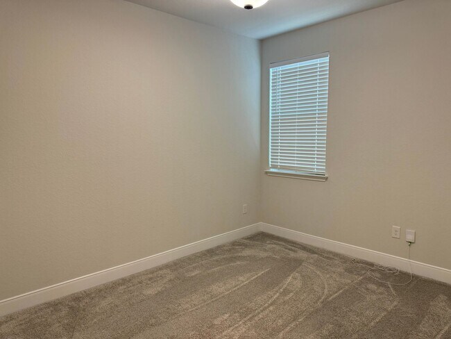 Building Photo - 16622 Daylight Ln