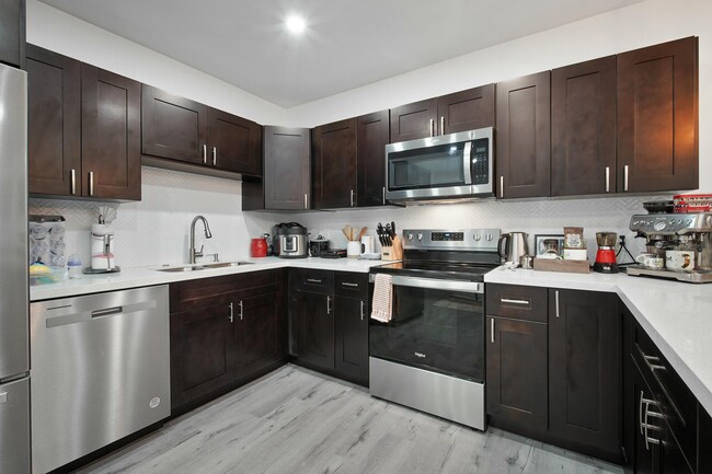 Building Photo - 121 Bayberry Dr