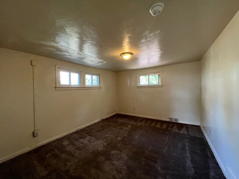 Building Photo - 3303 Orchard St