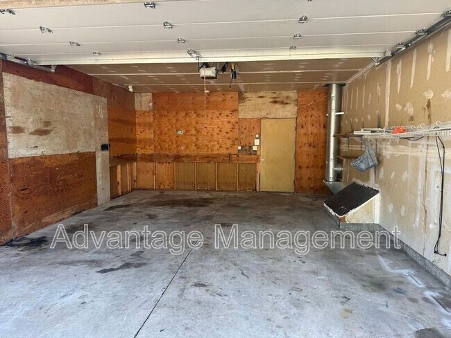 Building Photo - 927 S 1635 W St