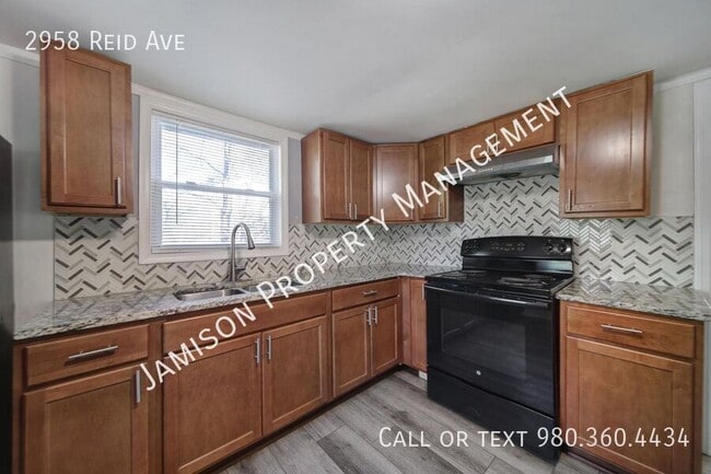 Building Photo - 2958 Reid Ave