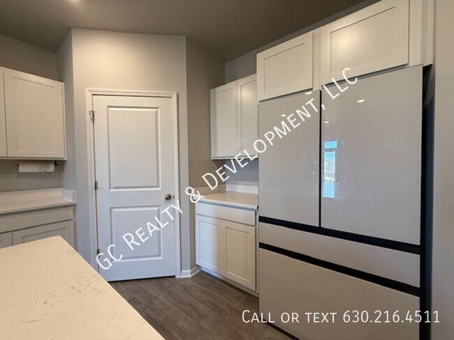 Building Photo - 1694 Cottage Dr