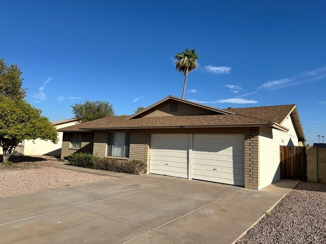 Primary Photo - Newly remodeled Tempe 3 bed / 2 bath home ...