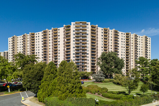 Primary Photo - Watergate At Landmark