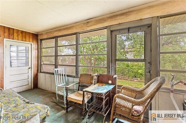 Building Photo - 713 Lincoln Dr