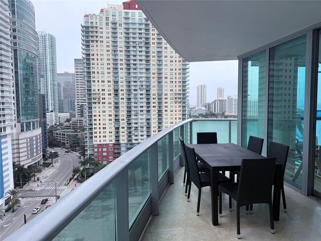 Building Photo - 1331 Brickell Bay Dr