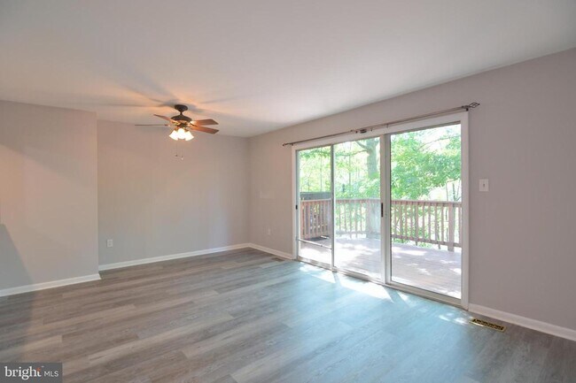 Building Photo - 13326 Waterside Cir