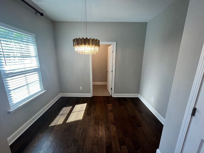 Building Photo - 135 Saddle Wood Ln