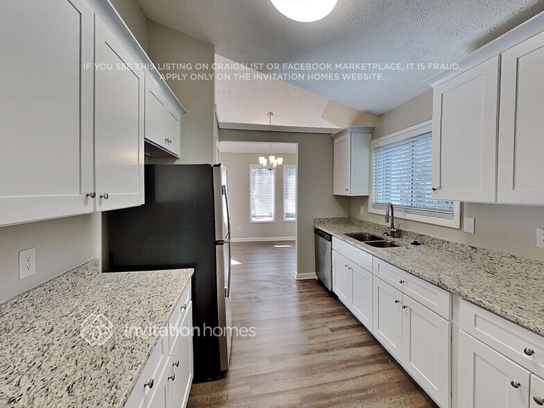 Building Photo - 232 Rustic Ridge Dr NE