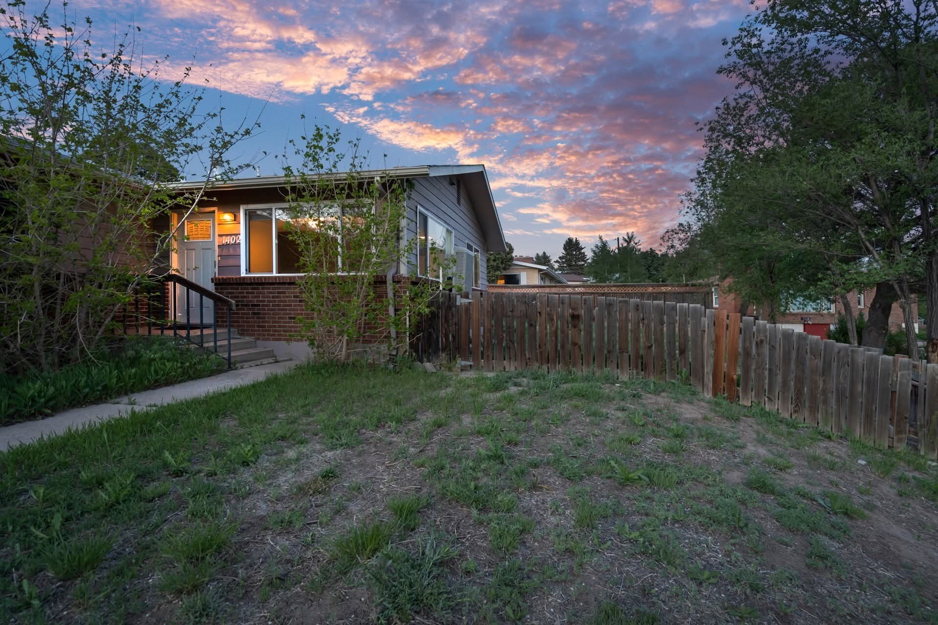 Building Photo - 1400 Acacia Dr
