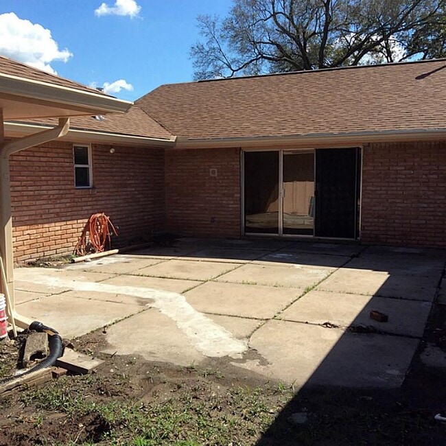 Building Photo - 4002 Mischire Dr