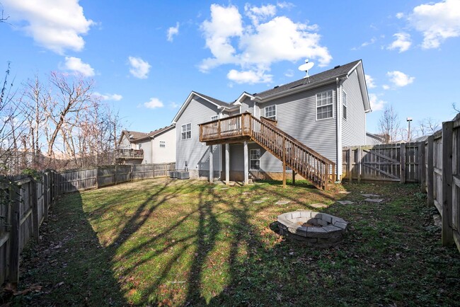 Building Photo - Pet Friendly Five Bedroom with Basement!