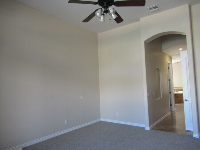 Building Photo - Beautiful Custom North Mesa Home