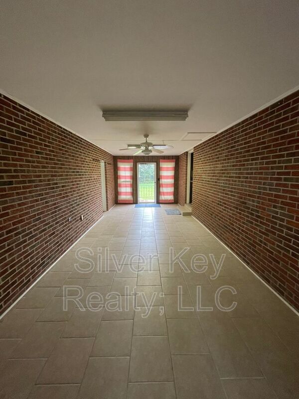 Building Photo - 227 Co Rd 121